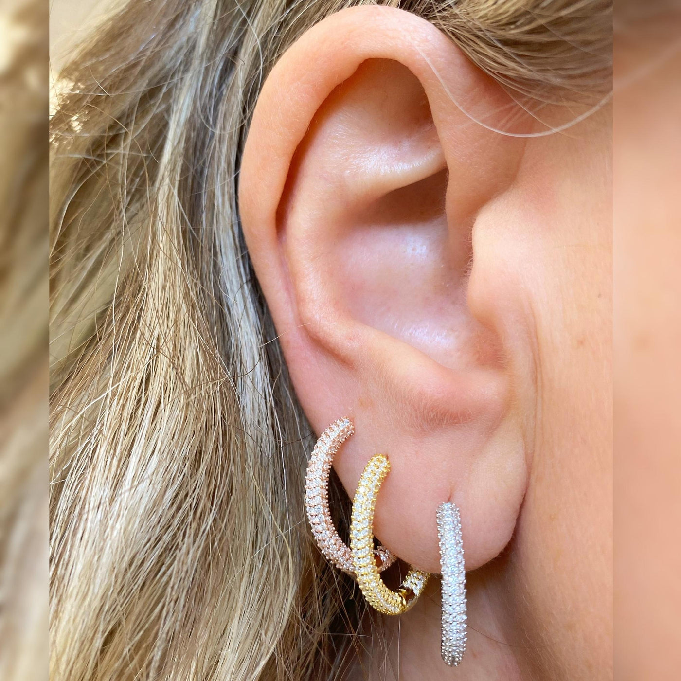 Silver hoop earrings with zirconia pave - 20 mm
