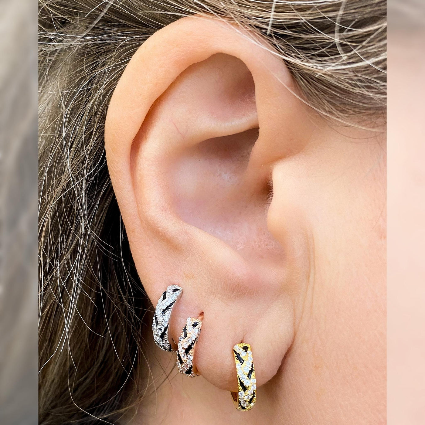 Silver hoop earrings with enamel and zirconia - 13 mm