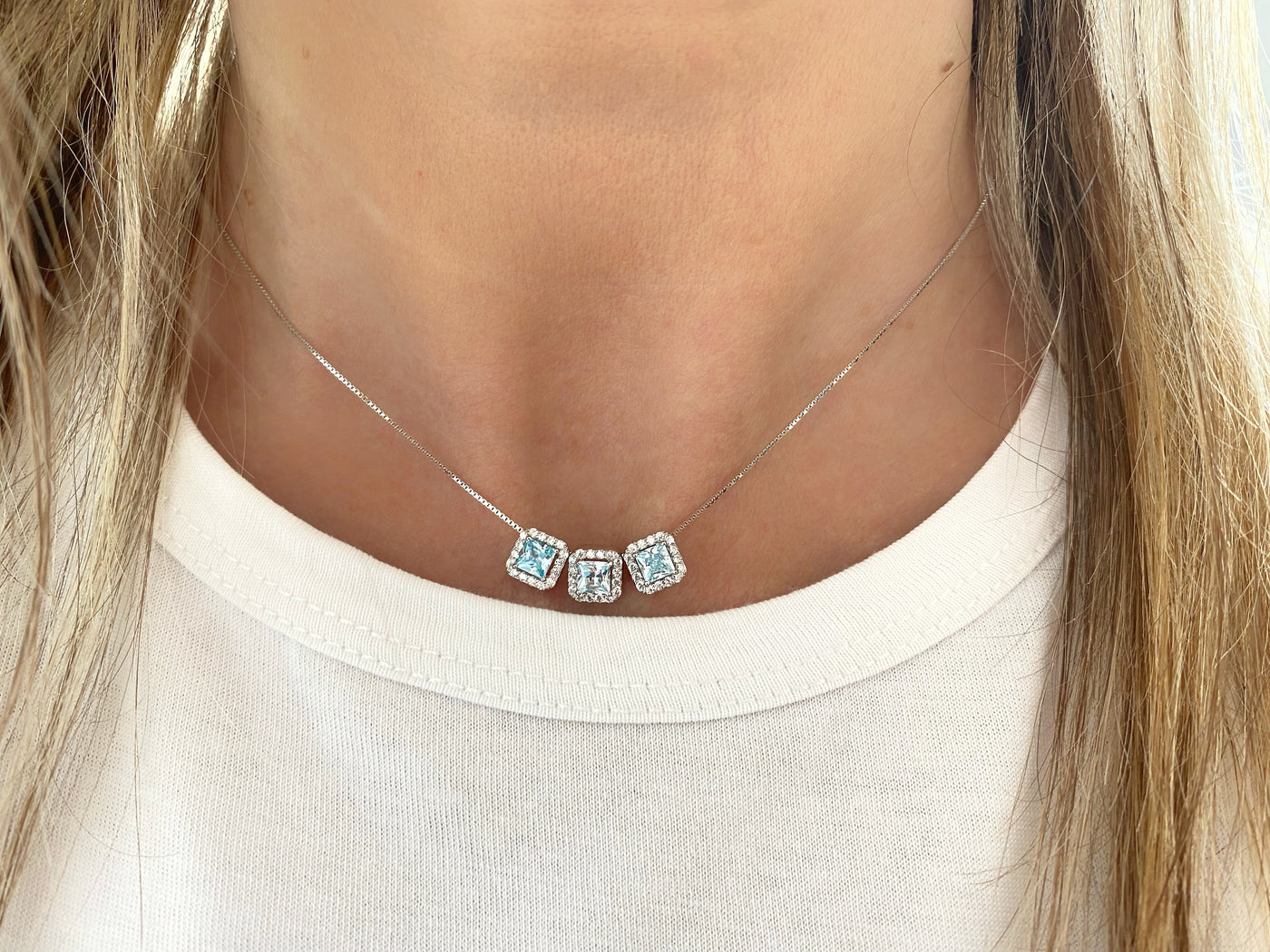 Silver necklace with trilogy carrè stone charm - rose