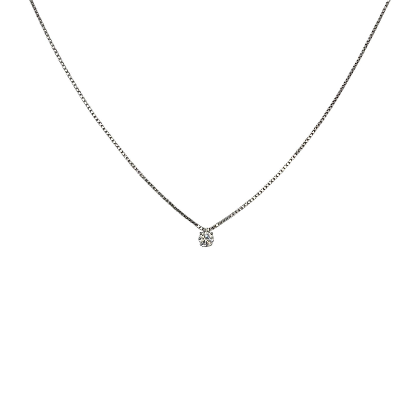 Silver white solitaraire necklace