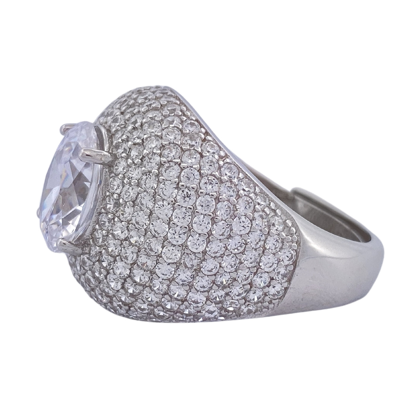 Silver chevalier ring with zirconia oval stone